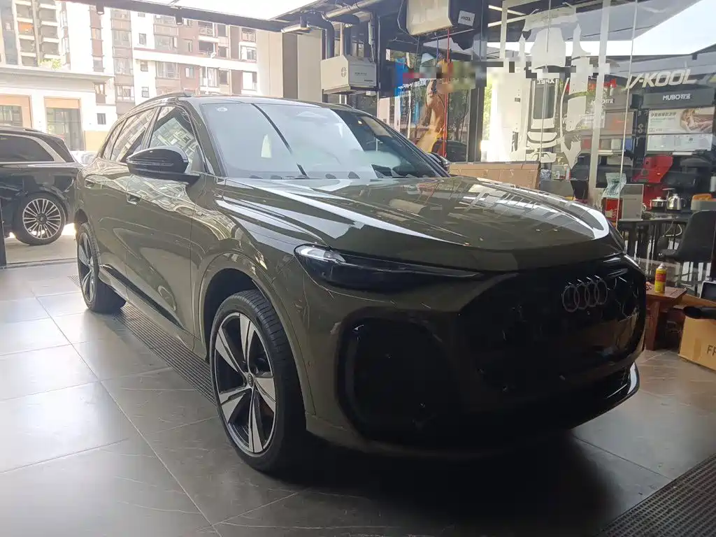 Audi Q5L — миниатюра 3