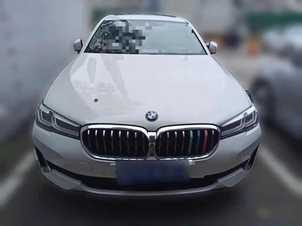 BMW 5 Series — миниатюра 24