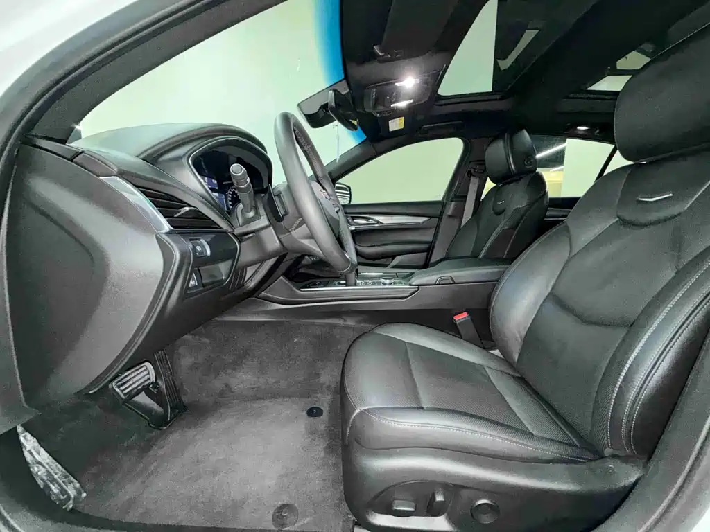 Cadillac CT5 — миниатюра 7