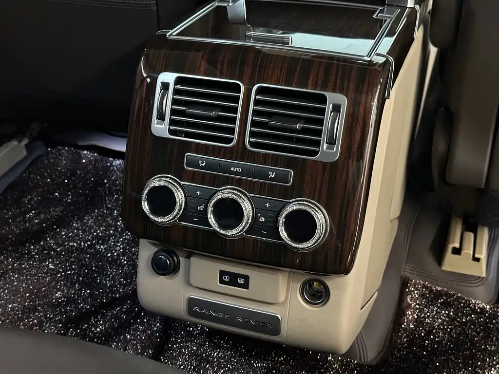 Land Rover Range Rover — миниатюра 17