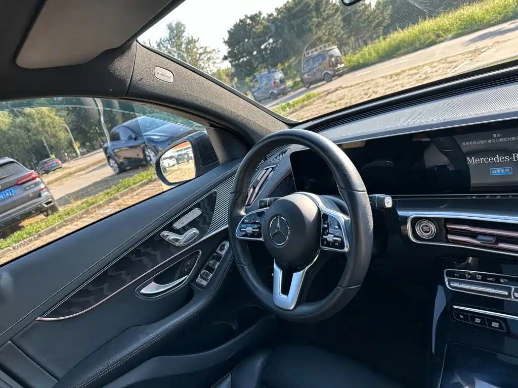 Mercedes-Benz EQC — миниатюра 16