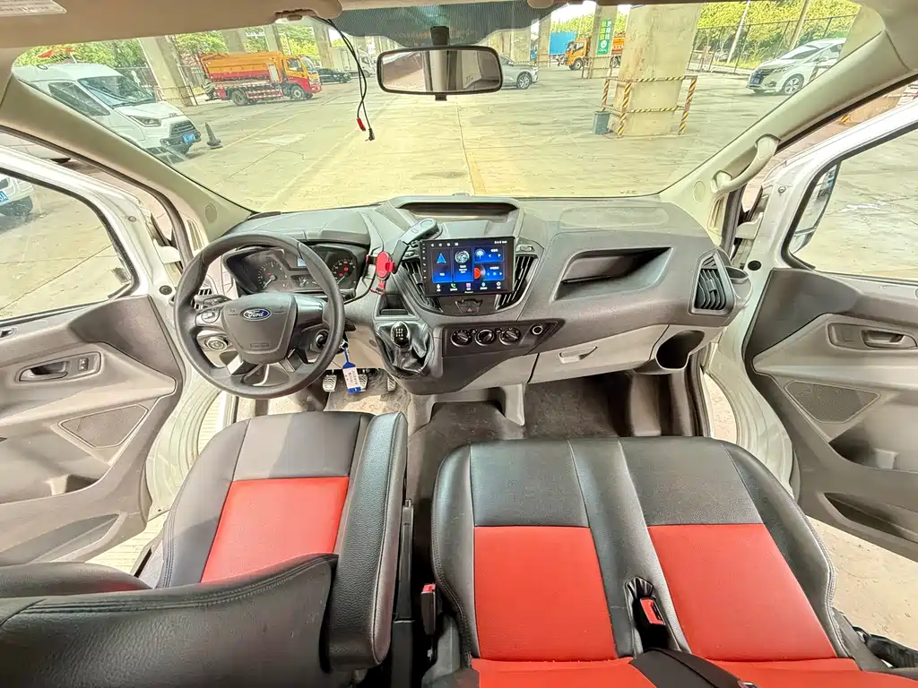 Ford Transit — миниатюра 15