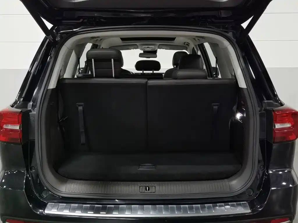 Roewe RX8 — миниатюра 16