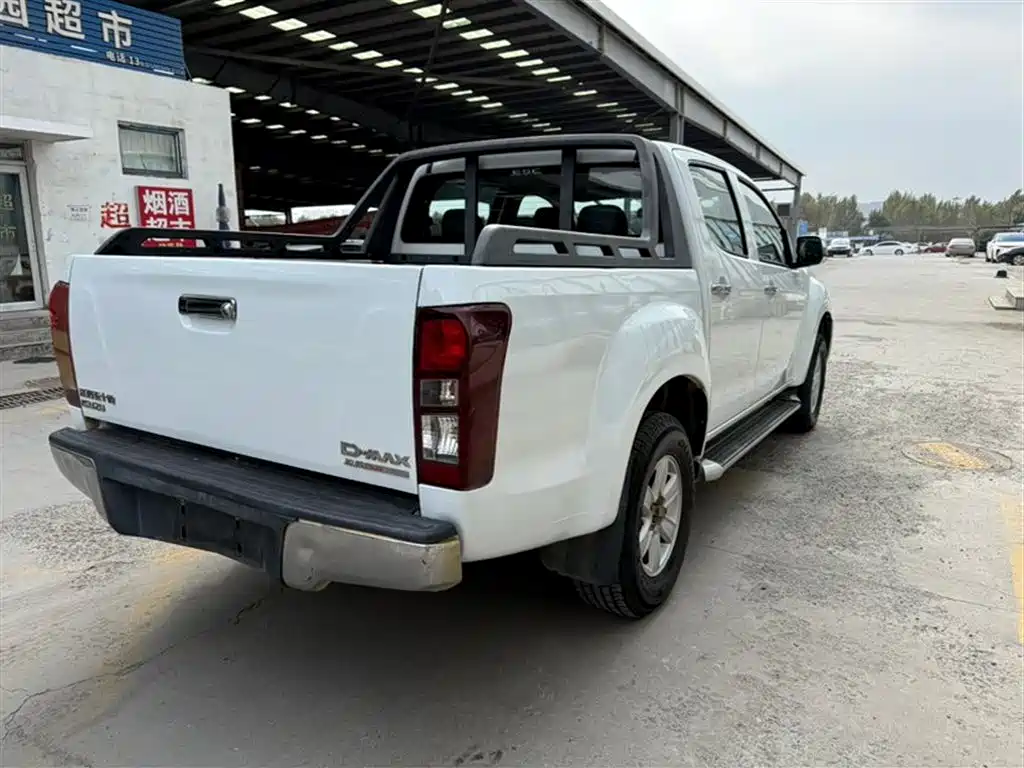 ISUZU D MAX