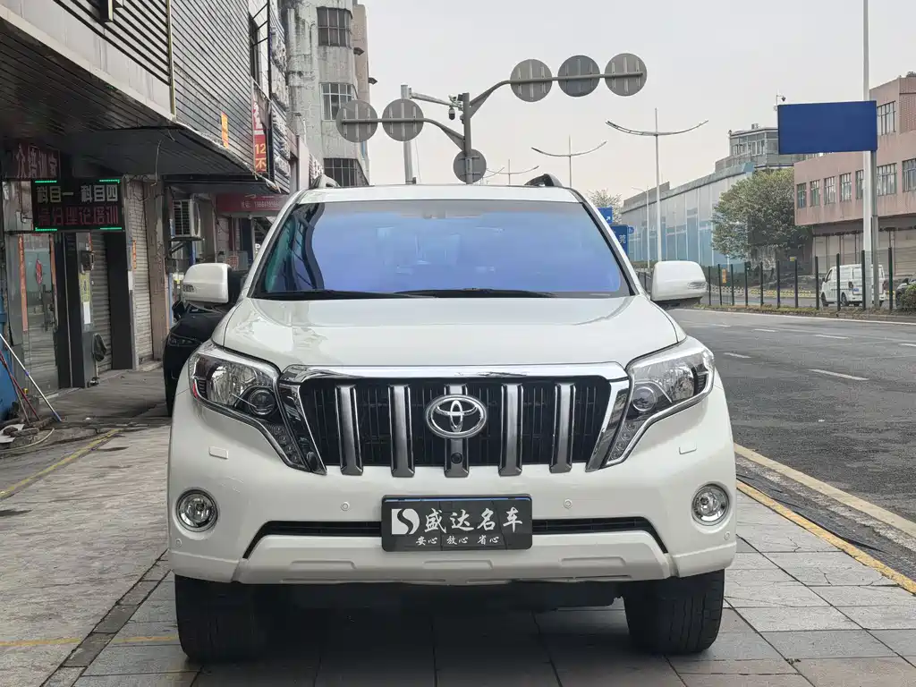 TOYOTA PRADO