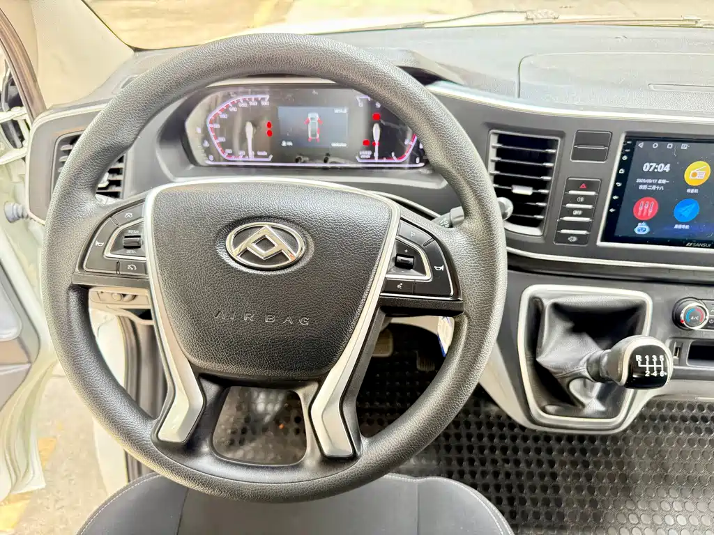 MAXUS V80 — миниатюра 16