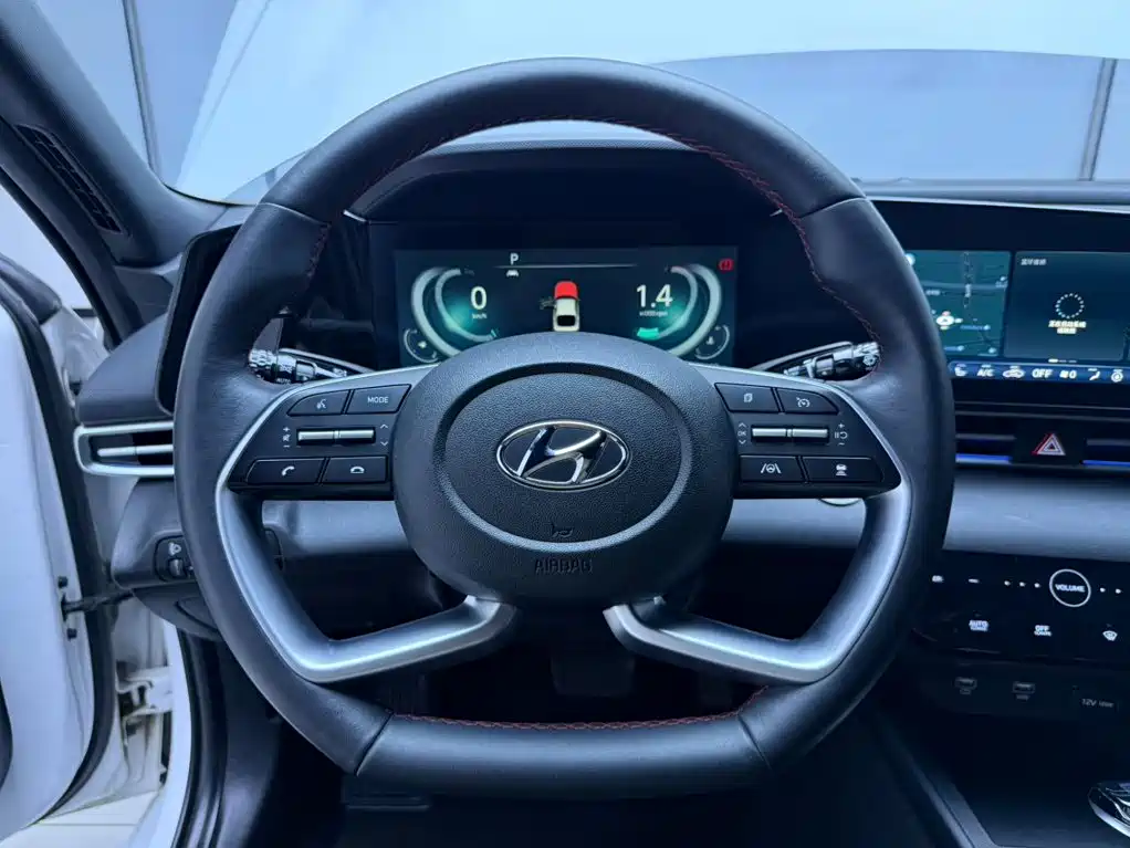 Hyundai Elantra 2022 — фото 11