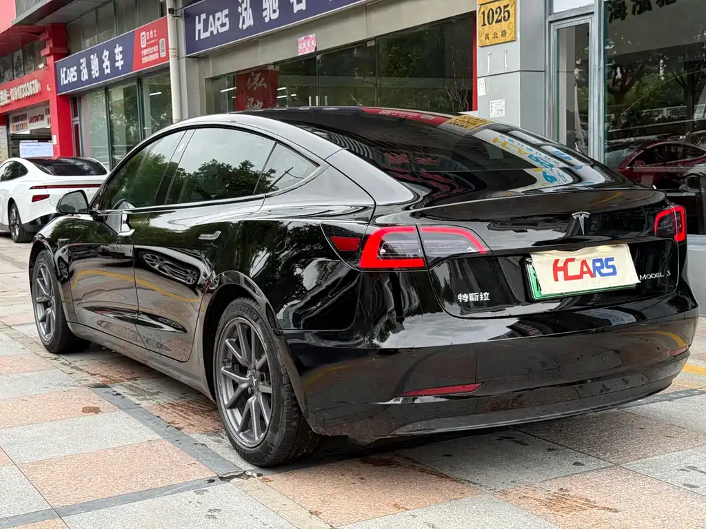 Tesla Model 3 — миниатюра 13