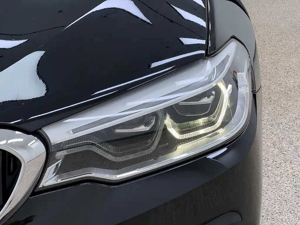 BMW 5 Series (Import) — миниатюра 4