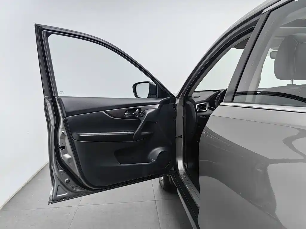 Nissan X-Trail — миниатюра 8