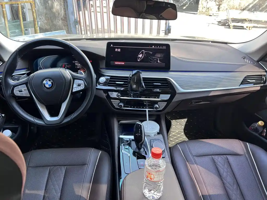 BMW 5 Series — миниатюра 4