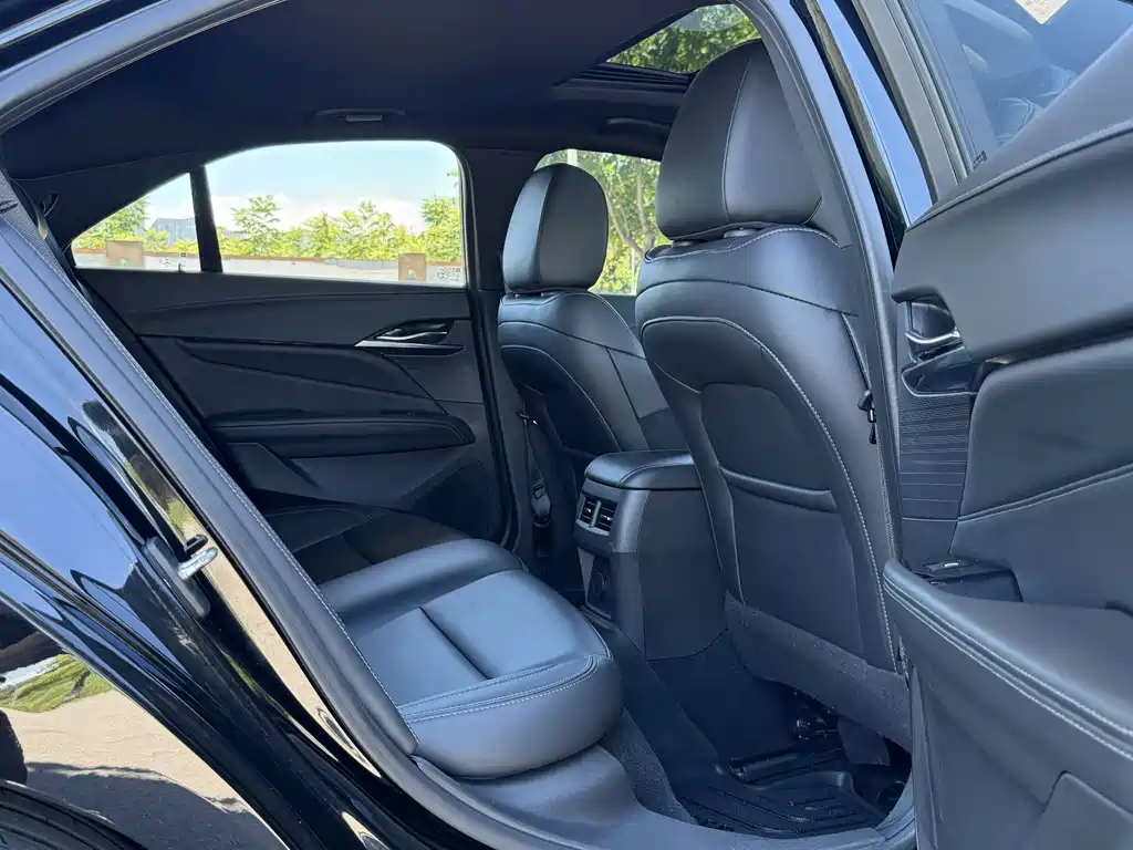 Cadillac CT4 — миниатюра 11