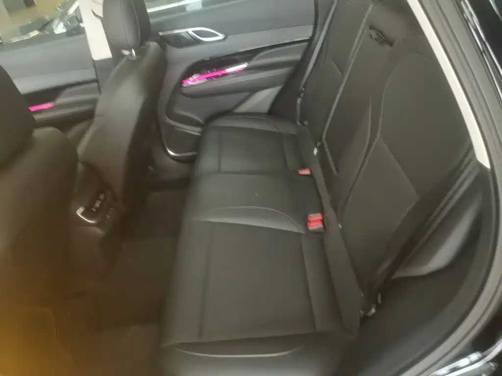 Hongqi Hongqi HS3 PHEV — миниатюра 17