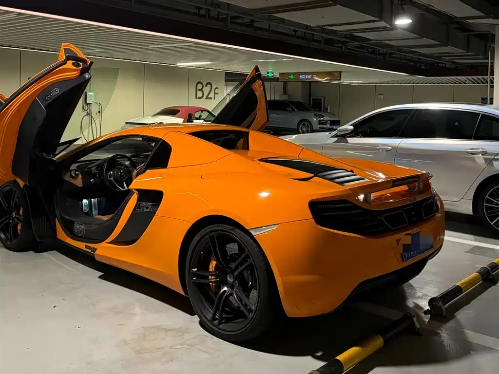 McLaren 625C 2015 3.8T Spider