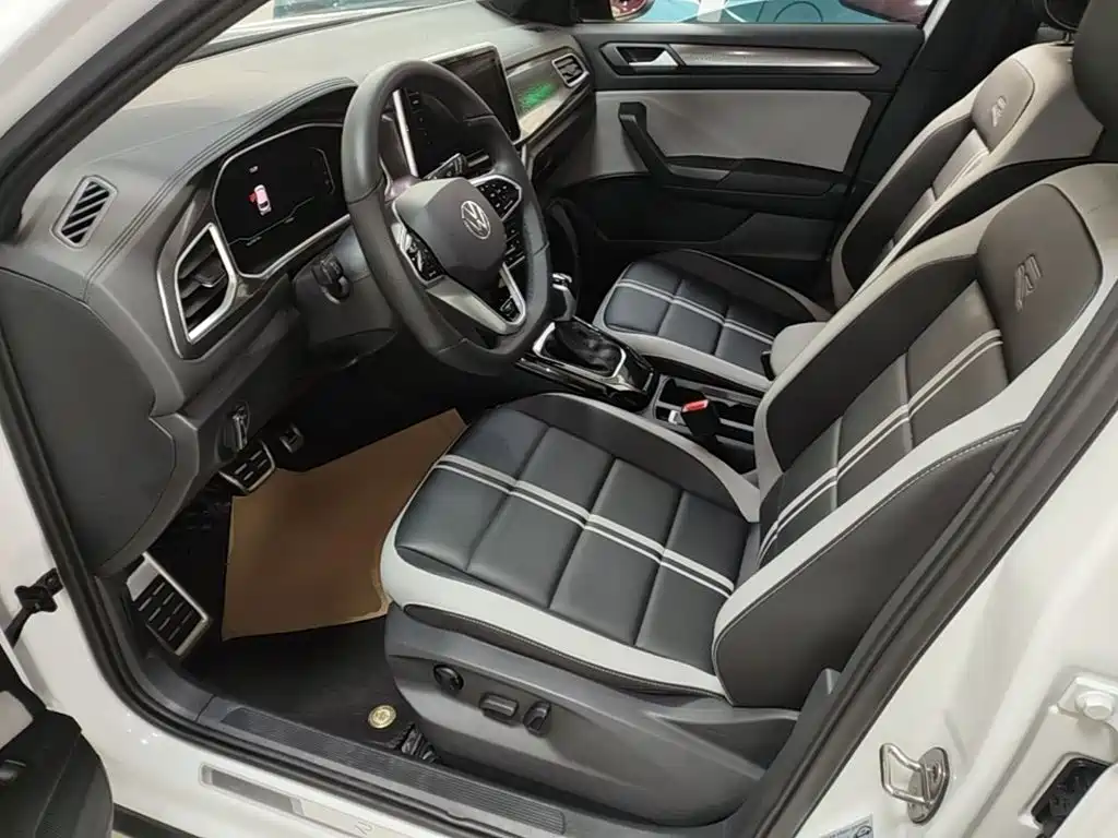 Volkswagen T-Roc — миниатюра 16
