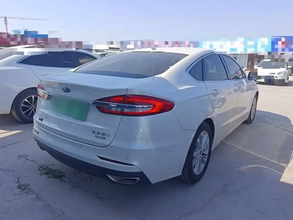 Ford Mondeo — миниатюра 7