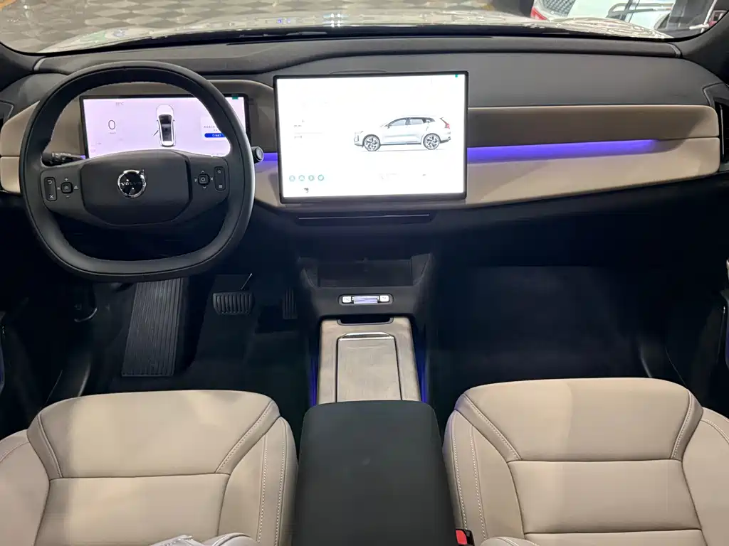 Volvo XC70 PHEV — миниатюра 13