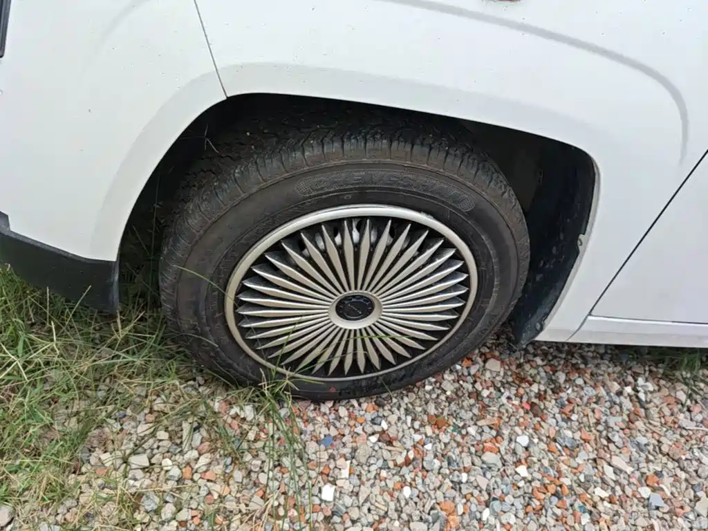 予风汽车 予风黄金仓 — миниатюра 23