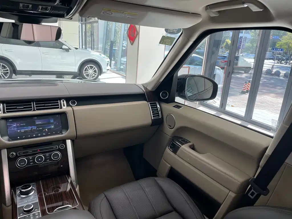 LAND ROVER RANGE ROVER