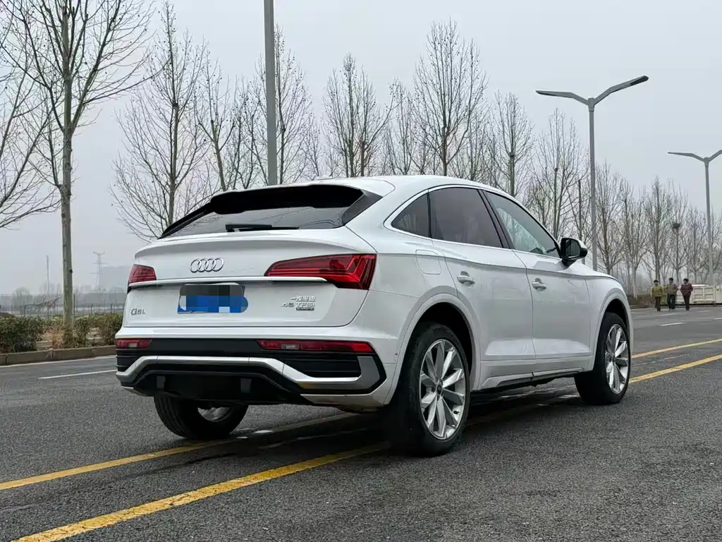 AUDI Q5L SPORTBACK