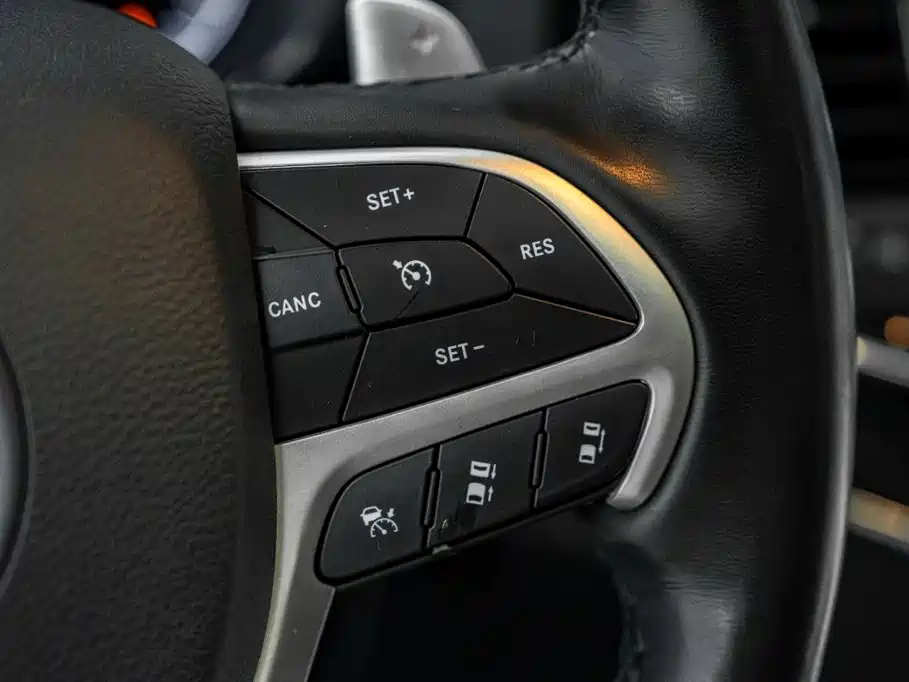 Jeep Grand Cherokee (Import) — миниатюра 10