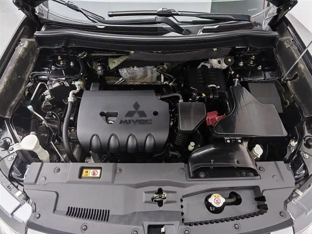 Mitsubishi Outlander 2021 2.0L 5 мест