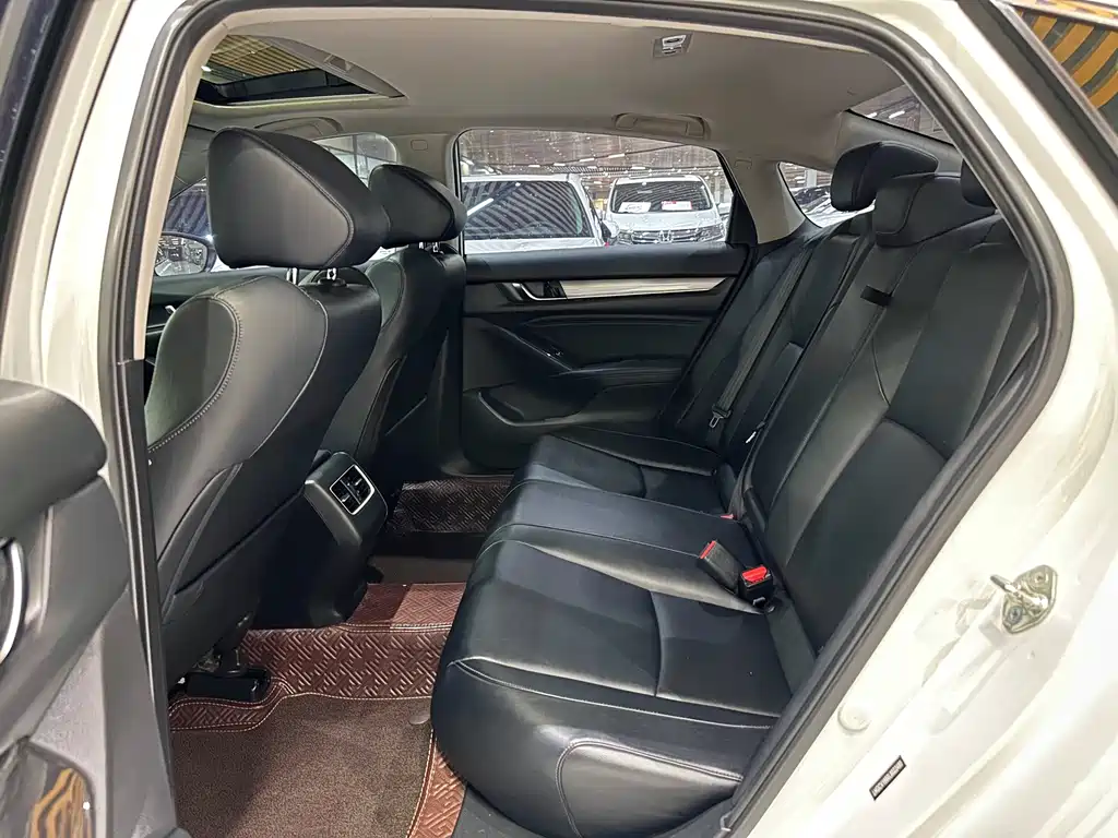 Honda Accord — миниатюра 6