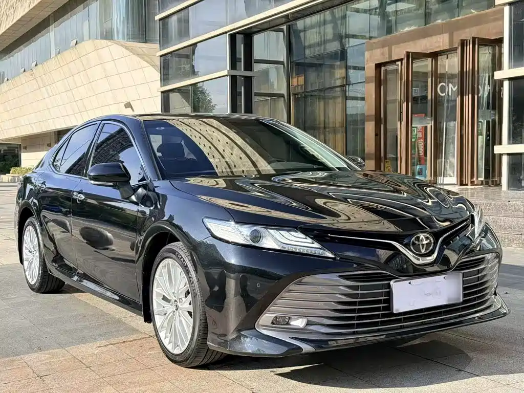 Toyota Camry — миниатюра 11