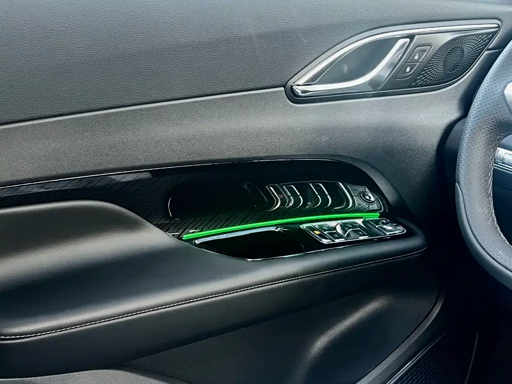 Hongqi Hongqi HS3 PHEV — миниатюра 15