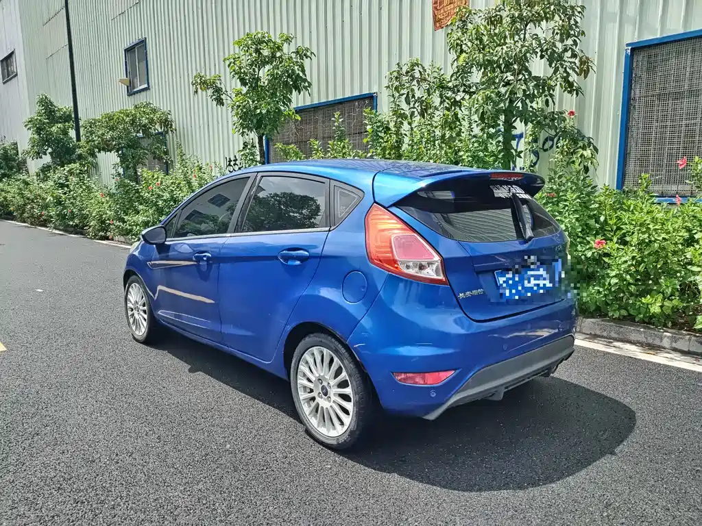 Ford Fiesta — миниатюра 12