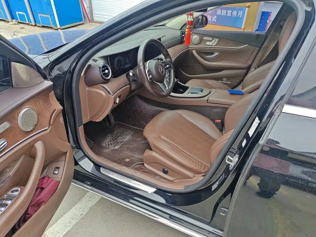 Mercedes-Benz E-Class — миниатюра 14