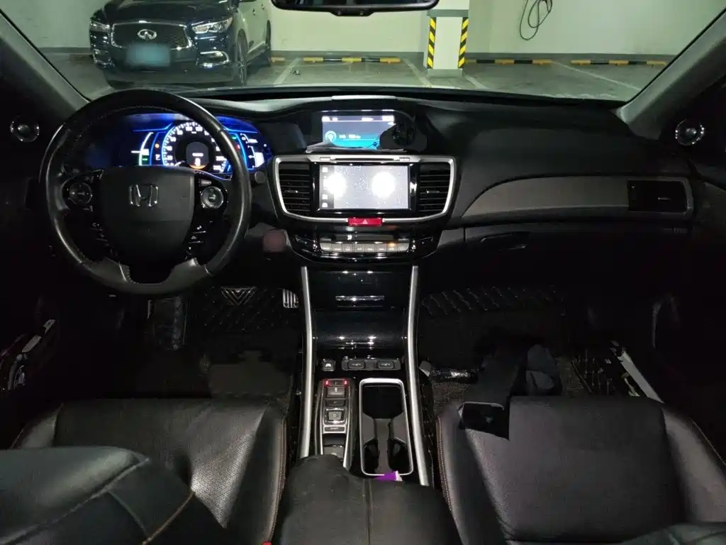 Honda Accord — миниатюра 13