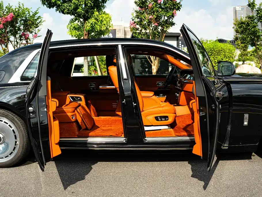 Rolls-Royce Phantom — миниатюра 5