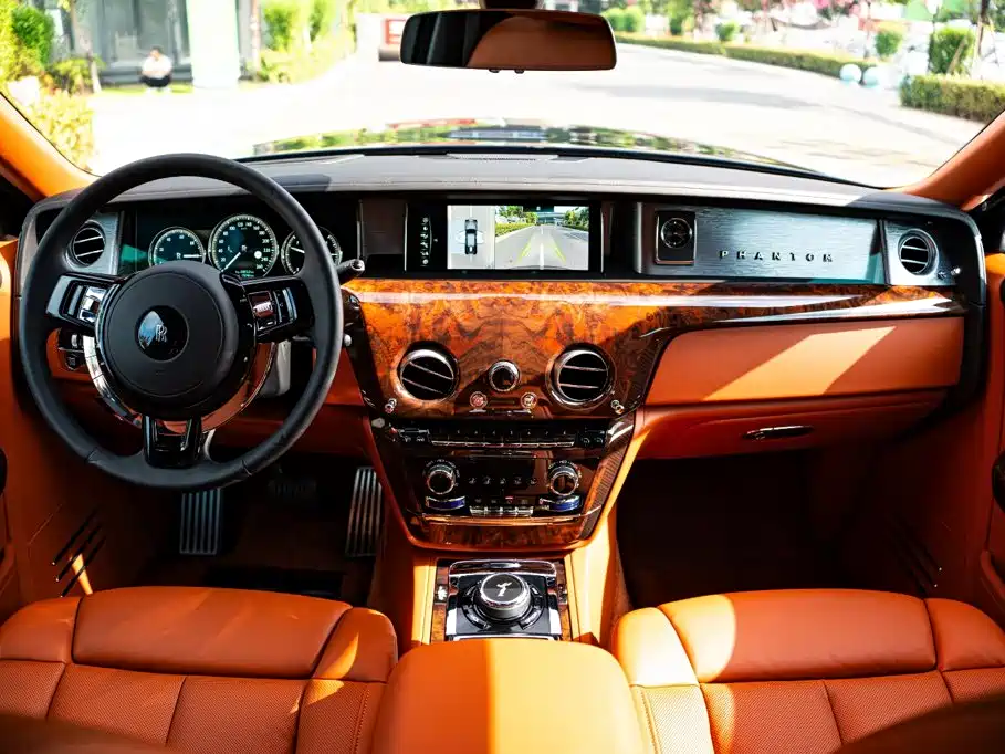 Rolls-Royce Phantom — миниатюра 8