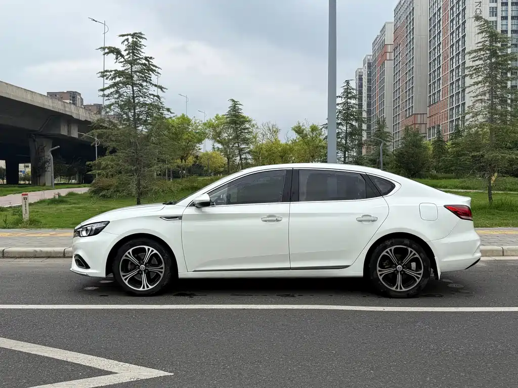 MG MG6 — миниатюра 3