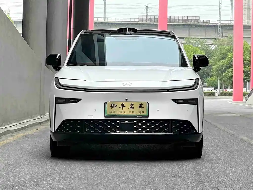 Toyota bZ3X — миниатюра 2