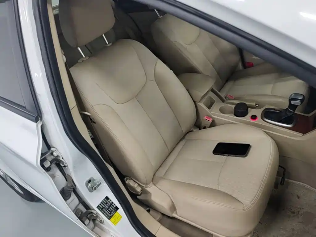 Roewe 350 — миниатюра 25