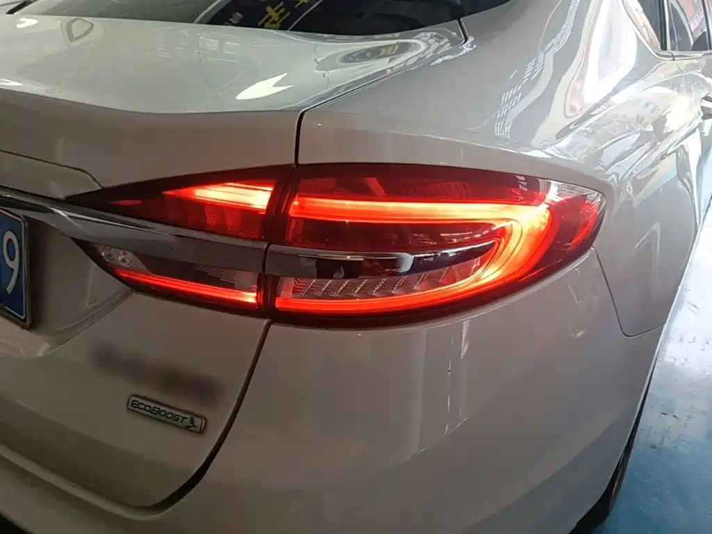 Ford Mondeo — миниатюра 8