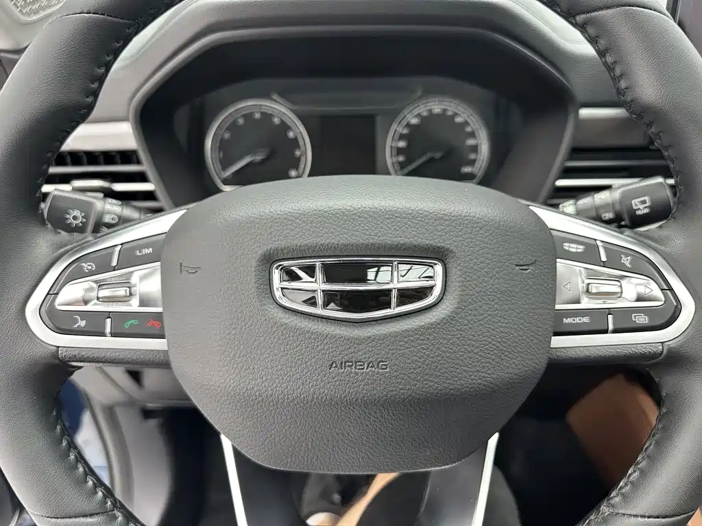 Geely Vision X6 — миниатюра 15