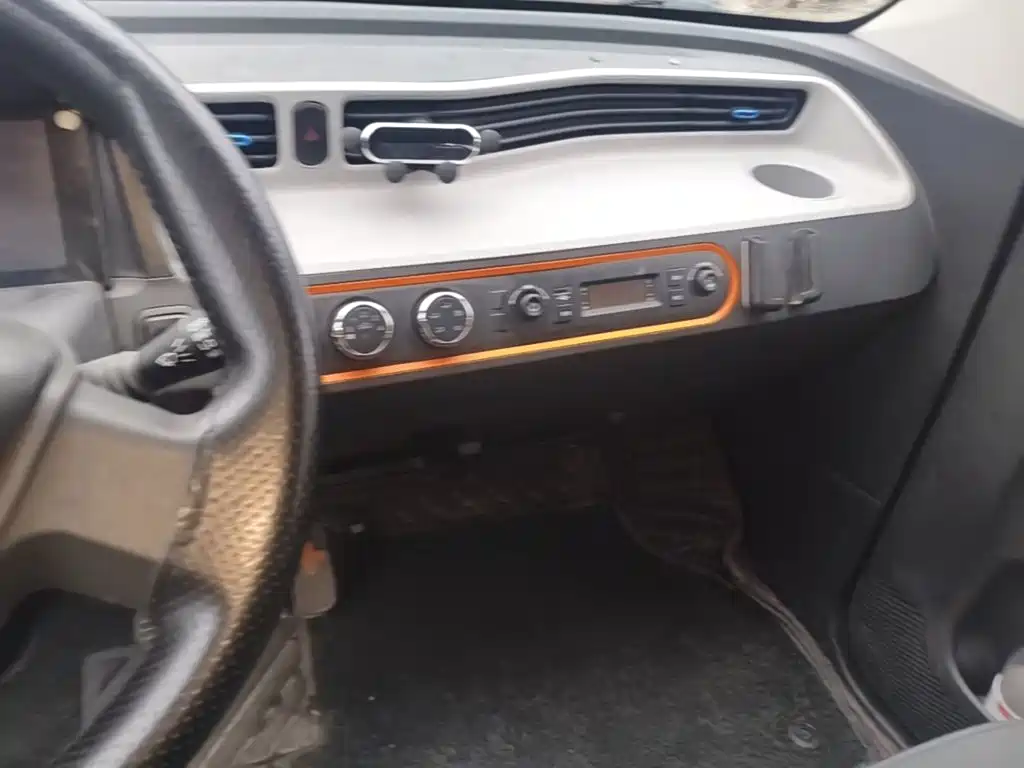 Wuling MINIEV — миниатюра 13