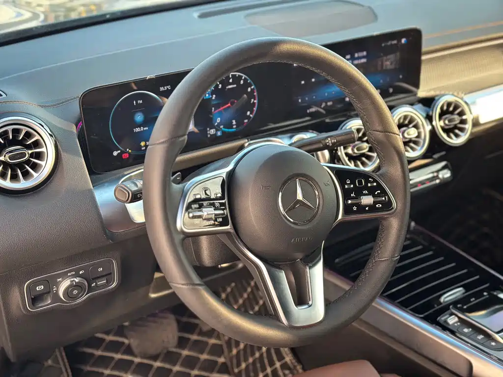 Mercedes-Benz GLB 2023 — фото 6