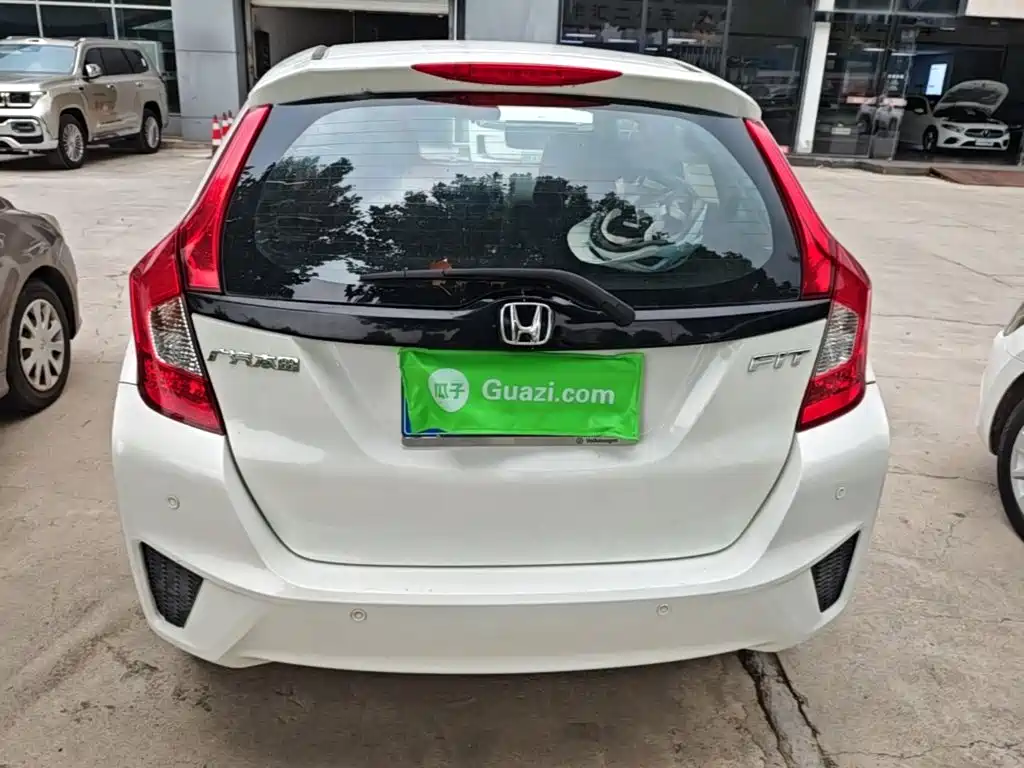 Honda Fit — миниатюра 6