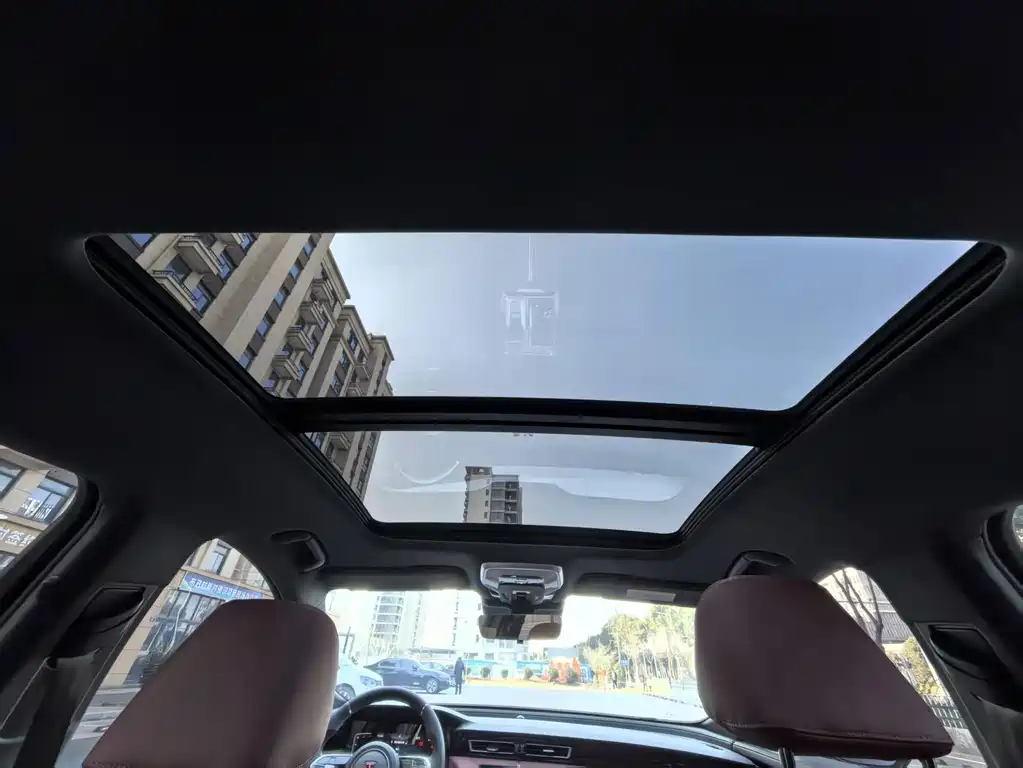 Hongqi Hongqi H5 — миниатюра 12