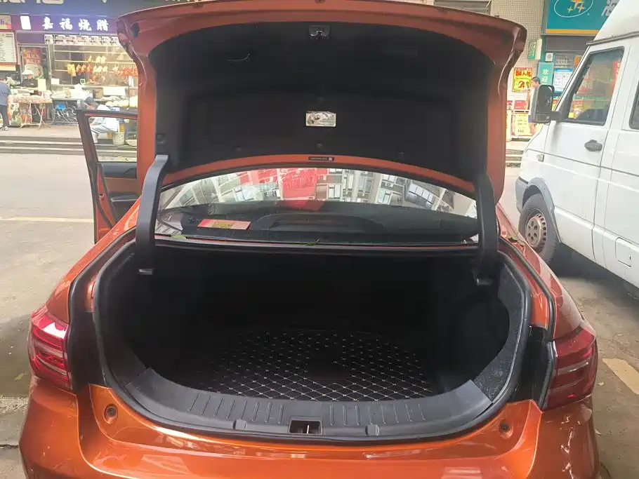BYD Qin NEV — миниатюра 4