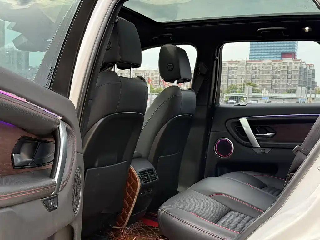 LAND ROVER DISCOVER SPORTS