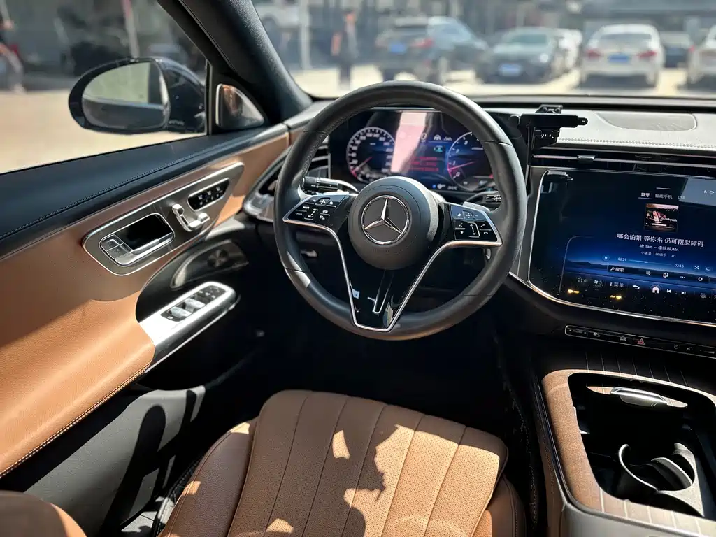 Mercedes-Benz E-Class 2024 — фото 14