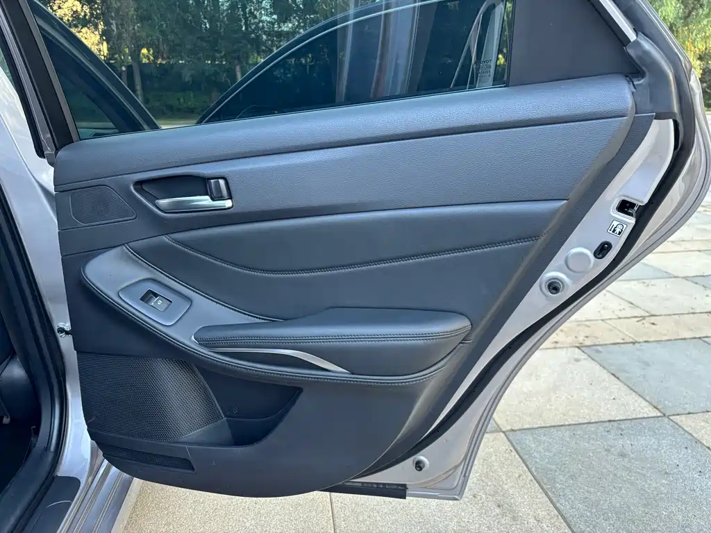 Toyota Avalon — миниатюра 17
