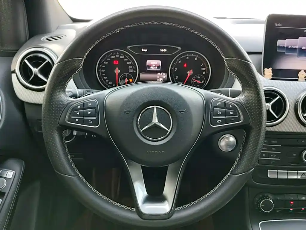 Mercedes-Benz B-Class — миниатюра 11