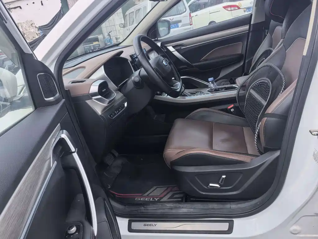 Geely Binyue — миниатюра 4