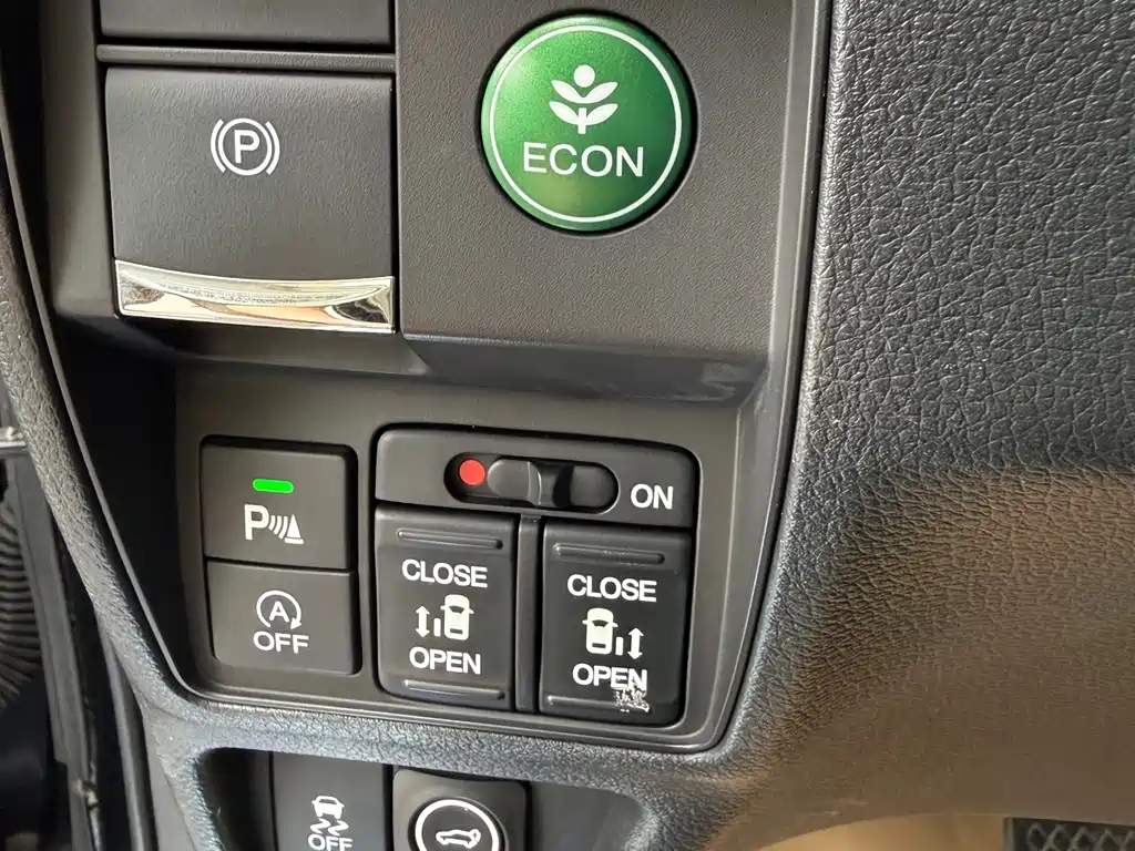 Honda Elysion — миниатюра 16